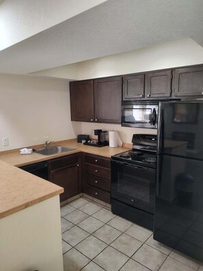 Cookware/dishes/utensils - One Bedroom   First Floor (Wichita)