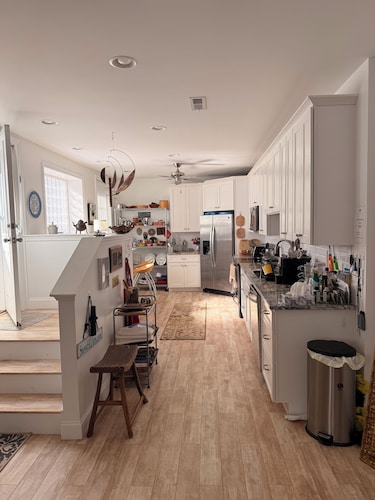 Peaceful 3 -bedroom apartment with AC in charming Snow Hill. Close to Ocean City