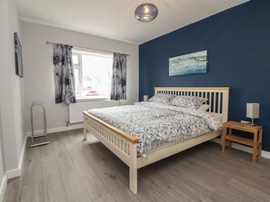 4 Schlafzimmer, individuell dekoriert, individuell eingerichtet