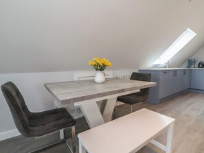 Dining - Mikes Place On The Cove (Rhyl)