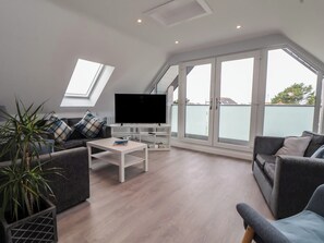 Living area - Mikes Place On The Cove (Rhyl)