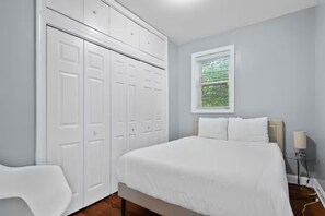4 bedrooms, WiFi - MTR in the heart of Lincoln Park with Free Parking (Chicago)