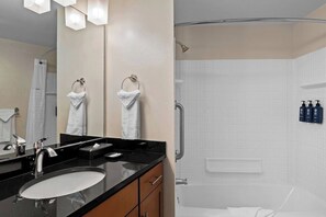 Hair dryer, towels, soap, shampoo - Charming Wyndham 2-Bedroom Indio Condo with Loads of Resort Amenities (Indio)