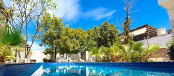 Shared Pool Oasis  Near Malecon  BBQ  Wi-Fi