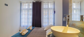 Duplex Coloré ludique et familial 6 pers/3ch/3sdb Vue Beffroi ARRAS Centre Histo