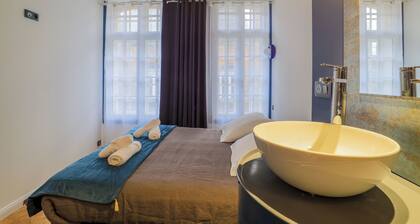 Duplex Coloré ludique et familial 6 pers/3ch/3sdb Vue Beffroi ARRAS Centre Histo