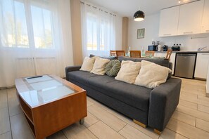 Living area - Majestic Green Tone - Disneyland - Free Parking (Torcy)