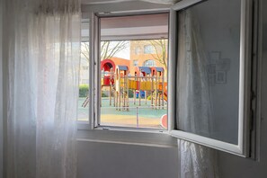 Interior - Majestic Green Tone - Disneyland - Free Parking (Torcy)