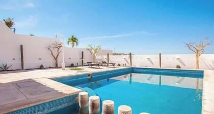 Private Terrace BBQ Pool Walk to Beach