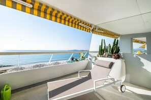 Property grounds - Apartment 'Grand Luxe Vue Mer Exclusif' with Sea View, Wi-Fi and Air Conditioning (Villeneuve-Loubet)