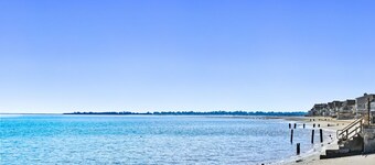 Salt & Blue - Walk to Beach - Near Tyde Wedding Venue