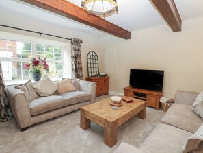 Living area - Broadwath Old House (Brampton)