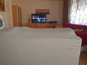 3 chambres, fer et planche à repasser, Wi-Fi, draps fournis