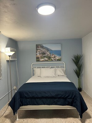 2 bedrooms, iron/ironing board, WiFi, bed sheets - Rock River's Apartments - Two Floors (WIFI) (San Juan)