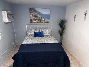2 bedrooms, iron/ironing board, WiFi, bed sheets - Rock River's Apartments - Two Floors (WIFI) (San Juan)