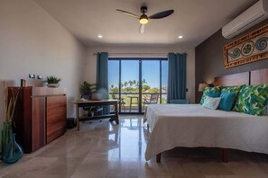 3 bedrooms, iron/ironing board, WiFi, bed sheets - Private pool rooftop and BBQ, Malecon 5 min walk (La Paz)
