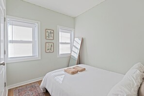 3 habitaciones, tabla de planchar con plancha y internet 