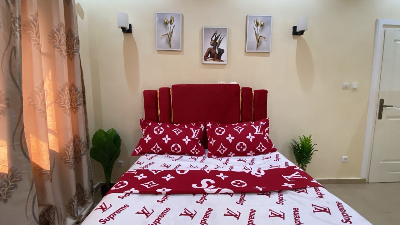 2 chambres, fer et planche à repasser, Wi-Fi, draps fournis