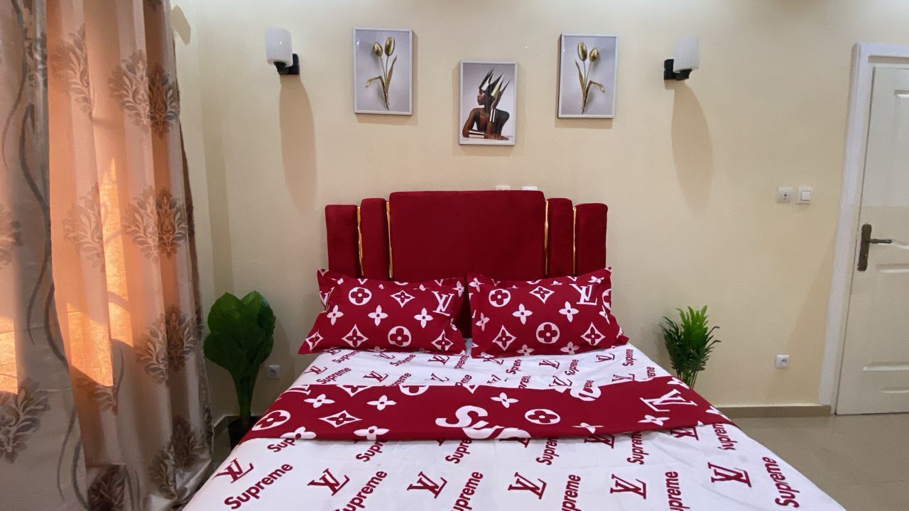 2 chambres, fer et planche à repasser, Wi-Fi, draps fournis