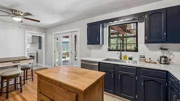Studio (3 Bedrooms) | Équipement de l’hébergement