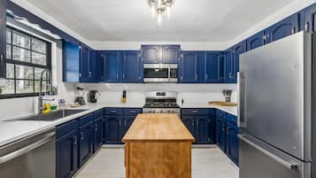 Studio (3 Bedrooms) | Property amenity