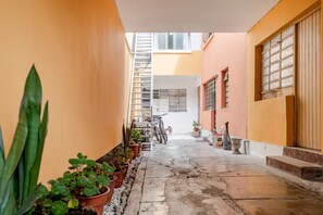 Property grounds - Cozy 2BR - Heart of Barranco - Walk to Everywhere (Barranco)