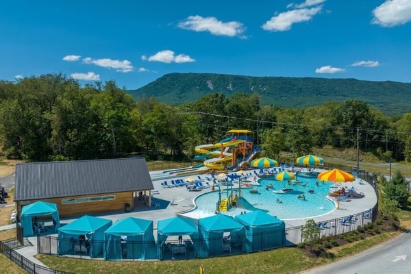 Seasonal outdoor pool, pool umbrellas, sun loungers