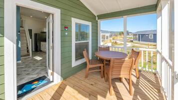 Casa de campo Deluxe, varias camas, vistas a la montaña | Restaurante al aire libre