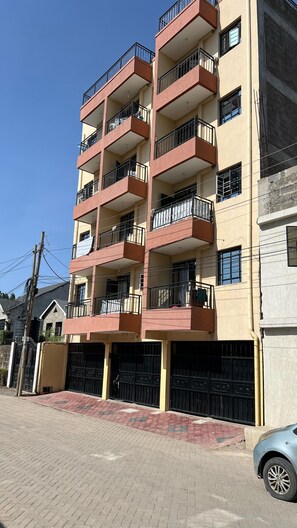 Exterior - Adorable 1-bedroom apartment perfect for your relaxing getaway . (Nairobi)