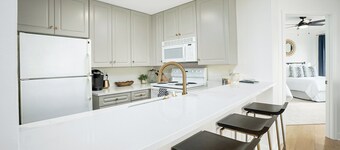 Steps to Auburn's Campus ~ Beautifully Remodeled Condo + Sleeps 8