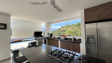 Villa, 5 Bedrooms, Accessible, Smoking | Interior