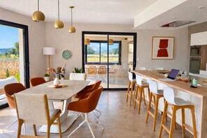 Dining - Villa César "a haven of peace with breathtaking views (Chusclan)