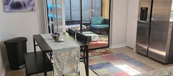 Visit Crystal Rivers Manatees! Sleeps 6, Near Pete's Pier, 3 Sisters & Kings Bay