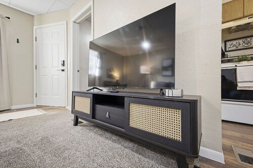 Cozy 1-bedroom apartment in peaceful Wathena with AC