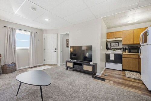 Cozy 1-bedroom apartment in peaceful Wathena with AC