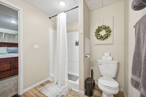 Bathroom - Cozy 1-bedroom apartment in peaceful Wathena with AC (Wathena)