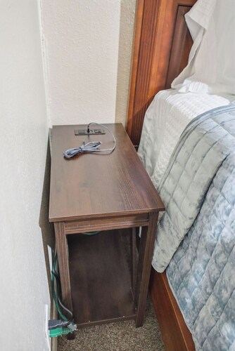 Cozy 1-bedroom apartment in peaceful Wathena with AC