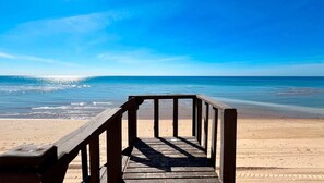 Beach nearby - Charming 3-Bedroom Beachfront Home Bahia Delfin (Las Conchas)
