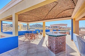 Outdoor dining - Cozy, Quiet & Beautiful Home Borracho Flat (Bahía la Choya)
