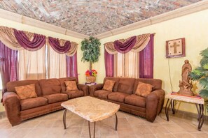TV - Cozy, Quiet & Beautiful Home Borracho Flat (Bahía la Choya)