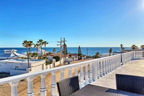 Terrace/patio - Beautiful Oceanview Bungalow Barefoot Bungalow 2 (Las Conchas)