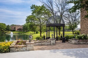 Terrace/patio - Baymont By Wyndham Schaumburg Chicago Northwest (Schaumburg)