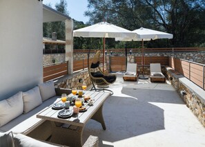 Departamento Deluxe, vista a la montaña | Restaurante al aire libre