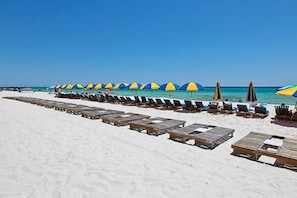 On the beach - Gulf Front condo with Pools, Beach access and Gym (Panama City Beach)