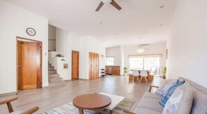 Offices - Rooftop Oceanview, Pool, Gym & Minutes to Beach (La Paz)