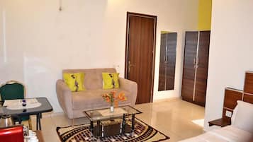 Dobbeltrom – comfort, bassengutsikt | Oppholdsområde