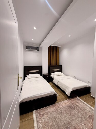 Aisha Apartment