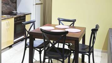 Family Apartment, Park View | Dining