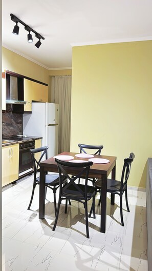 Family Apartment, Park View | Dining - Amra Apartment  (Berat)