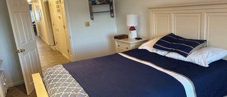 3 chambres, fer et planche à repasser, Wi-Fi, draps fournis